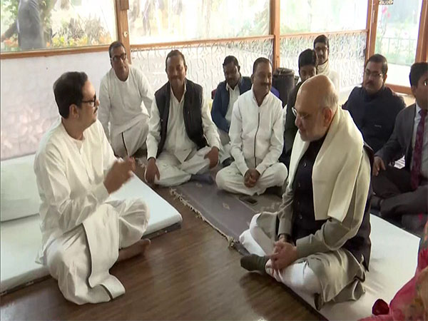 Amit Shah visits Thakur Anukul Chandra Ashram in Jharkhand's Deoghar