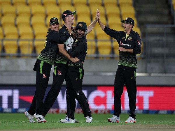 Finch, bowlers set up series decider as Australia thrash New Zealand in fourth T20I