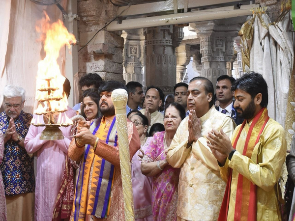 Mukesh Ambani, mother Kokilaben offer prayers at Dwarkadhish temple in Gujarat