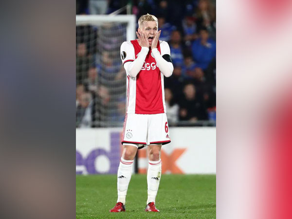 I haven't started taking Spanish lessons yet, everything still open: Van de Beek on joining Real Madrid