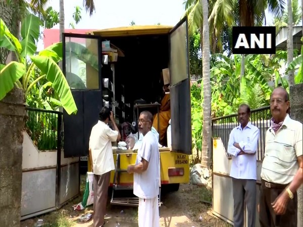 12 shops on wheels launched in Thiruvananthapuram for delivery of essentials amid lockdown