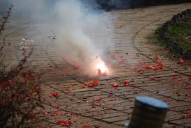 9PM9Minutes: Firecrackers burst during Diya Jalao call of the Prime Minister of India 