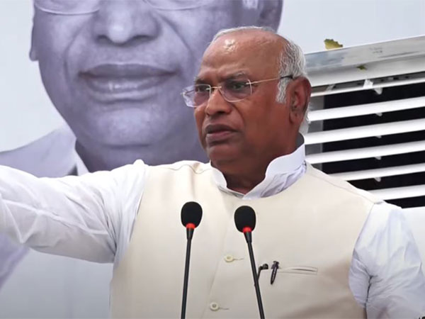 "Leaders leaving Congress out of fear due to their wrongdoings": Mallikarjun Kharge