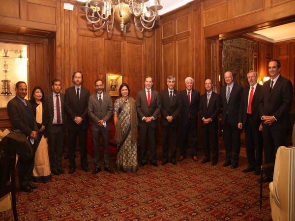 Meenakashi Lekhi discusses trade, investment with Chilean business delegation