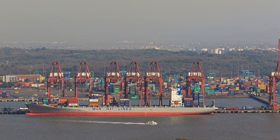 Kolkata Port undertakes trial movement of LPG on barges