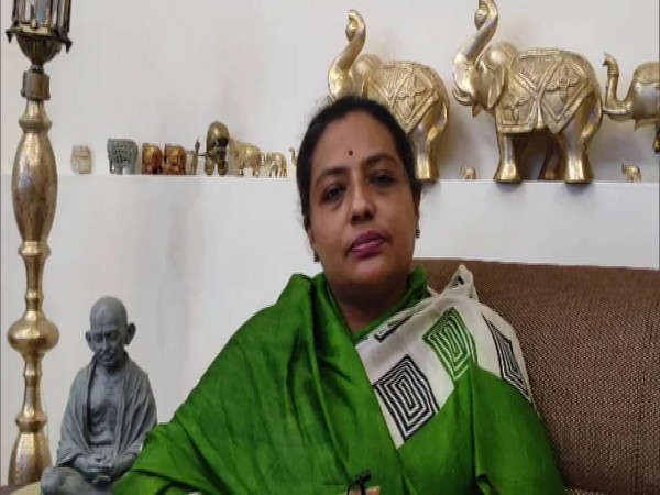 Yashomati Thakur writes to CM requesting WFH for female govt employees