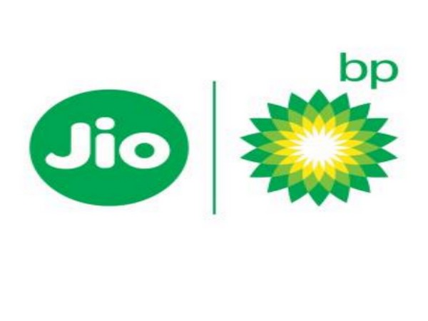 Jio-bp opens its first petrol pump