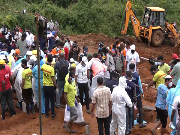 Wayanad Holds Mass Burial for Unidentified Landslide Victims Amid Ongoing Relief Efforts