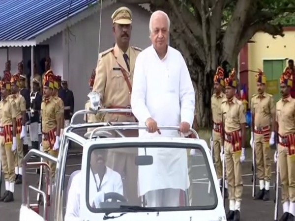 Kerala Governor-designate Arif Mohammad Khan arrives in Trivandrum, will take charge tomorrow 