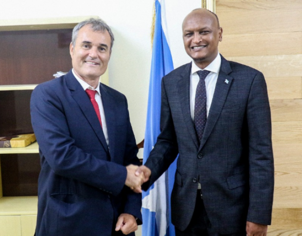 Deputy PM Gulaid welcomes new UNHCR Representative to Somalia