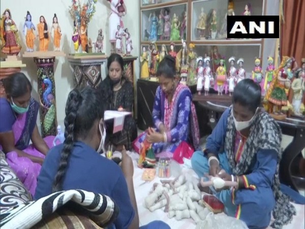 Jharkhand: Traditional doll making promotes culture, dance forms, mythology