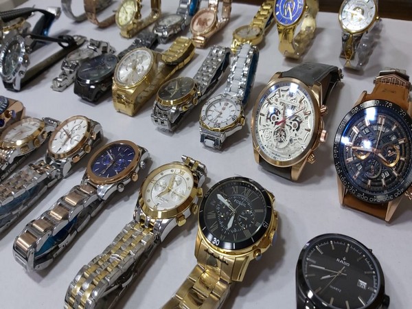 Mumbai: Four held with counterfeit branded watches worth over 16 lakh