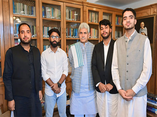 Kashmir University Students Meet Lt. Governor, Push for Union Reinstatement