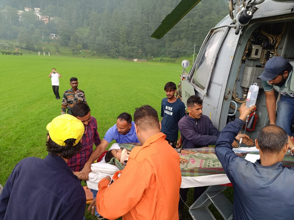 Indian Air Force Conducts Dramatic Helicopter Rescue in Uttarakhand