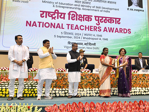 President Murmu Confers National Awards on Teachers; Calls for Ethical and Compassionate Education