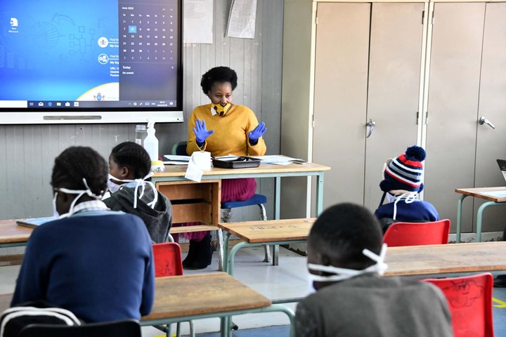 Angie Motshekga visits Randfontein schools to welcome learners for 2022 AY
