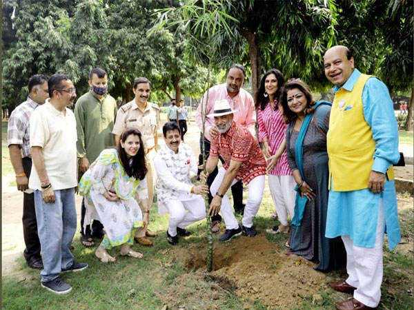 New Delhi Social Workers Association (NDSWA) on the occasion of Gandhi Jayanti plants 101 trees