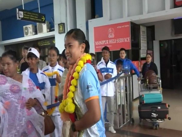 Wushu player Roshibina Devi Naorem receives warm welcome in Imphal following Asian Games silver