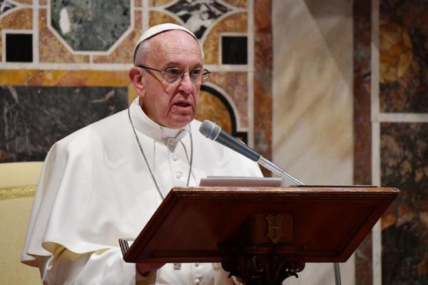 Pope calls for an international day of "prayer for peace" over Ukraine crisis