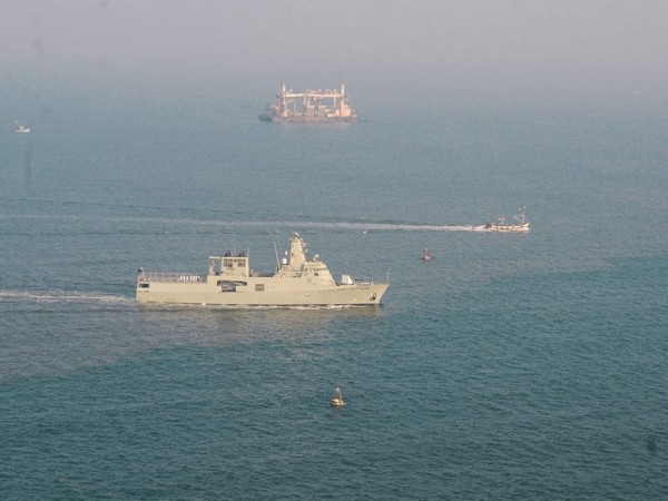 U.S to deploy Navy ships closer to Venezuela 