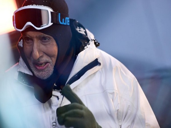 Amitabh Bachchan returns from quick trip to freezing Ladakh
