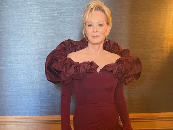 Jean Smart Shines at Golden Globes, Wins Best Actress in TV Comedy