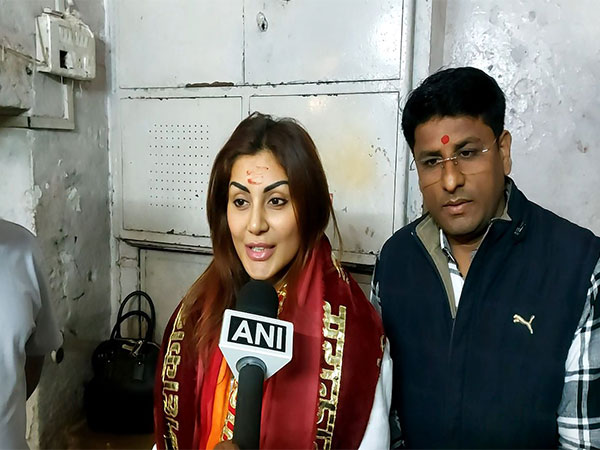 Rimi Sen's Spiritual Sojourn at Mahakaleshwar Temple