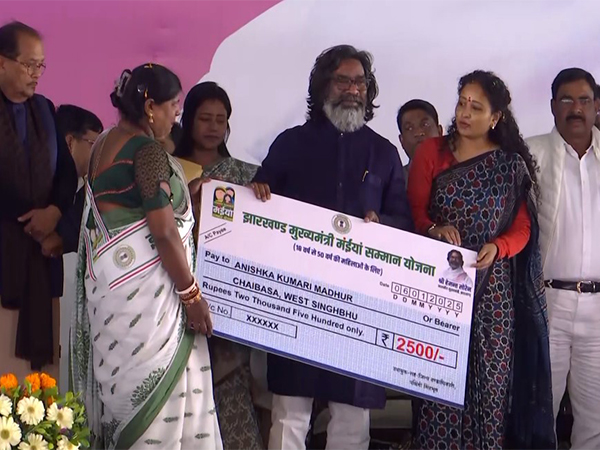 Jharkhand Empowers Women: CM Soren Distributes First Rs 2500 Instalment