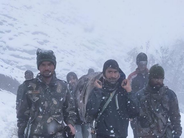 J-K: Indian Army rescues pregnant woman; amid snowfall jawans carried her on shoulders for 5 km in Kupwara village