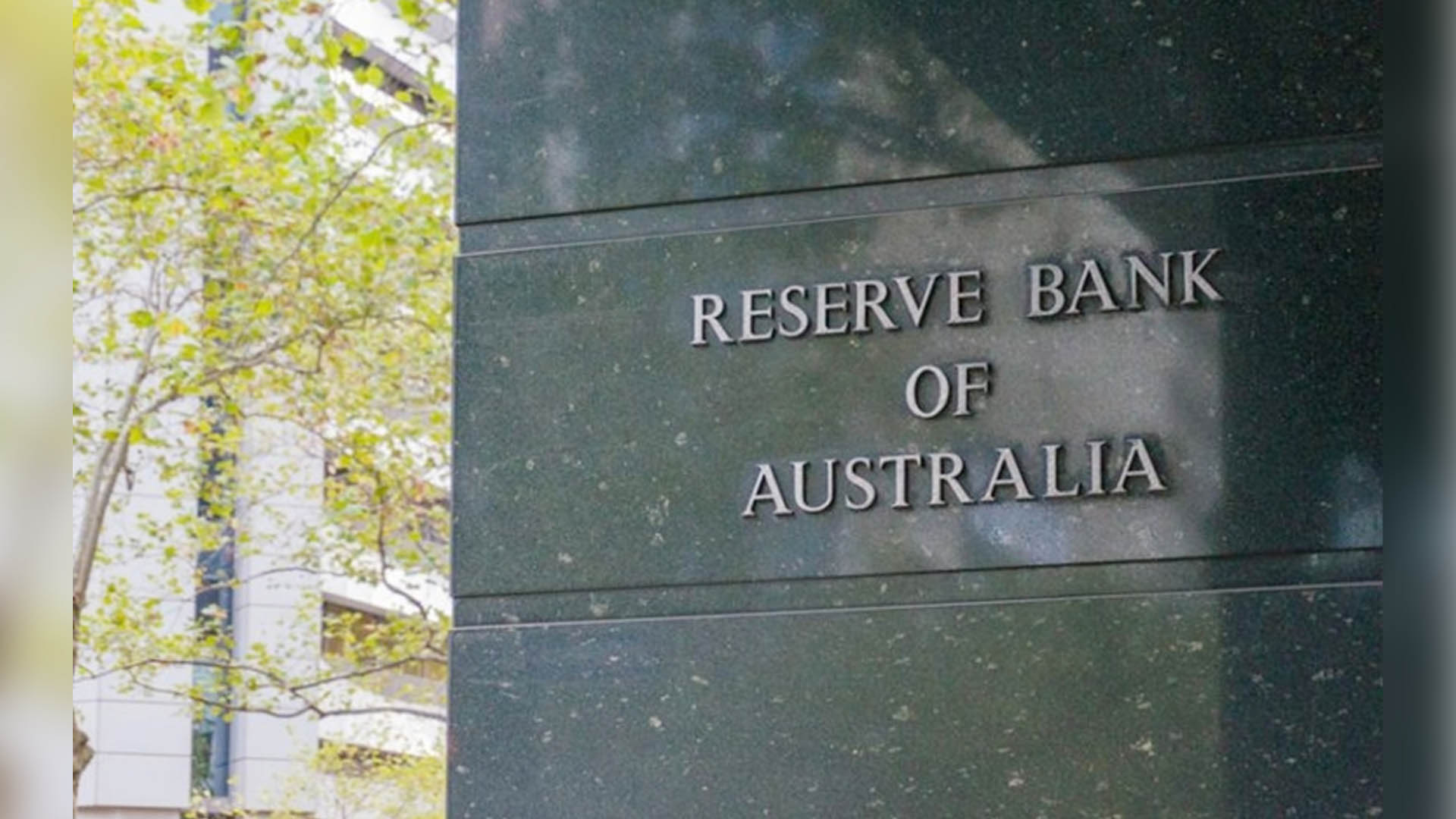 Australia's Central Bank Holds Rates, Warns Of Possible Further Hike ...