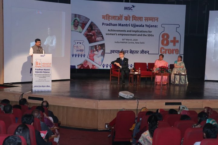 Govt doubles number of LPG connections, Pradhan says at workshop on PMUY