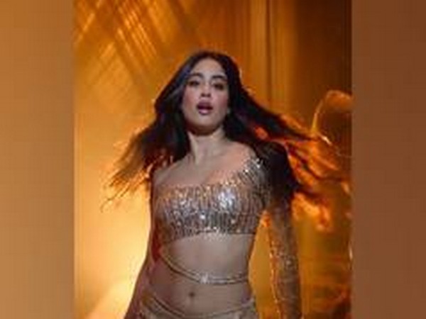 Wishes pour in as 'Dhadak' girl Janhvi Kapoor turns 24