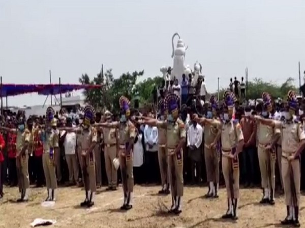 Last rites of CRPF soldier killed in Naxal attack performed in Andhra Pradesh's Guntur