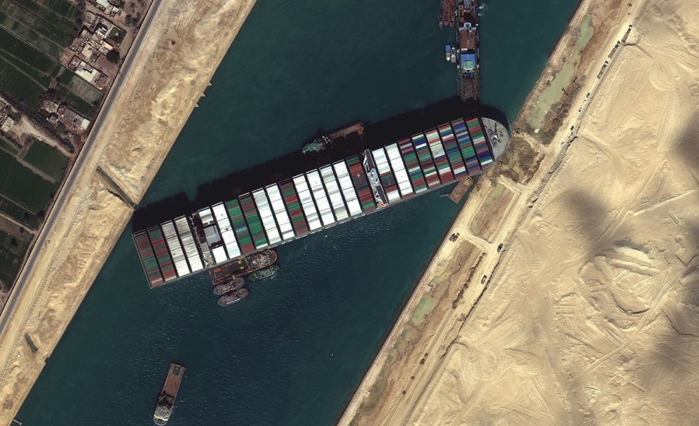 Oil tanker breaks down in Egypt's Suez Canal, briefly disrupting traffic in the global waterway