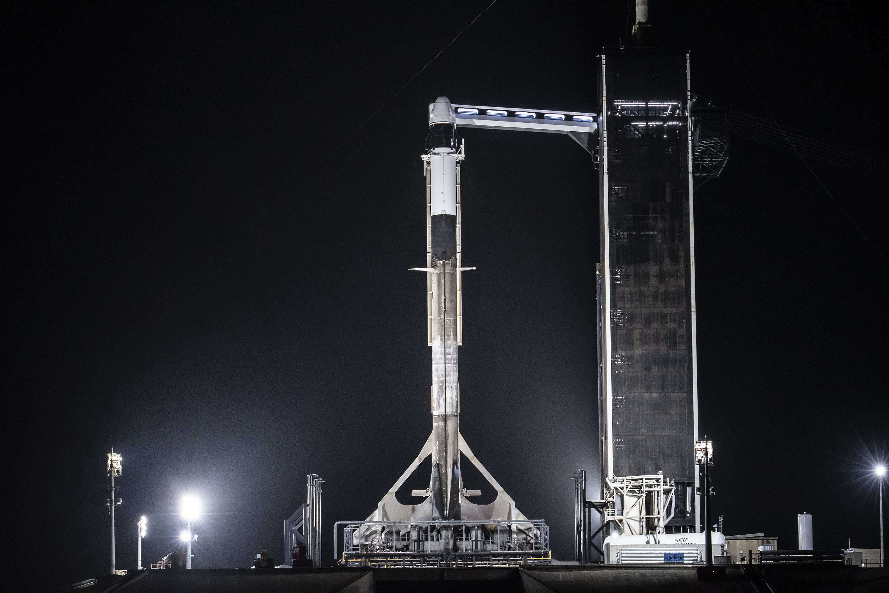 (Updated) Axiom Mission 1: SpaceX Falcon 9, Dragon rolled out to launchpad ahead of Friday’s flight