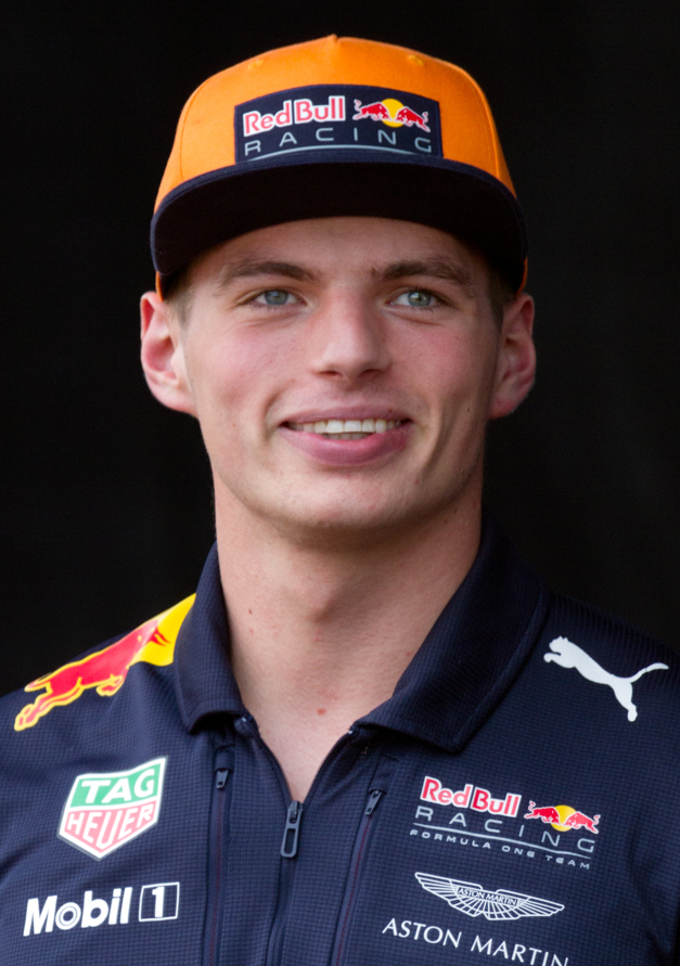 Verstappen is back after troubles in Australia and claims pole in Japan