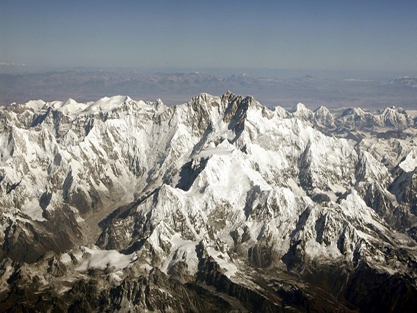 Nepal: Indian dies while climbing Mt. Kanchenjunga 