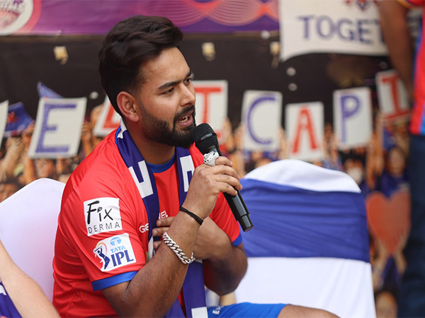 Delhi Capitals players, including skipper Pant, hold 'meet and greet' with fans
