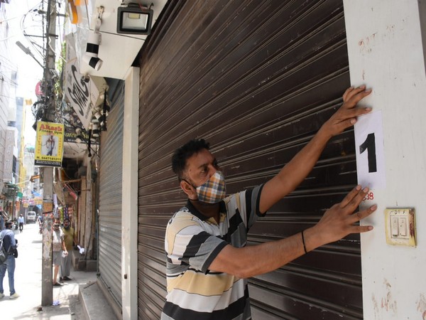 COVID-19: Delhi police briefs shopkeepers regarding unlocking, marks shops on odd-even basis