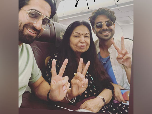 Ayushmann Khurrana shares selfie with mother, brother as they return to Mumbai