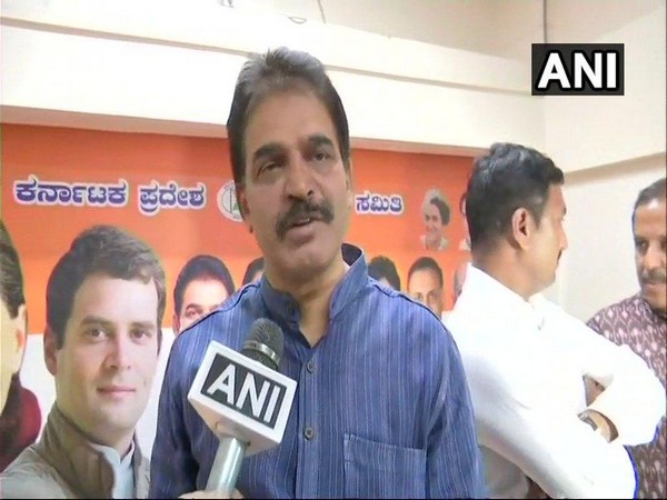 Venugopal meets Siddaramaiah, other leaders amid political crisis in Karnataka