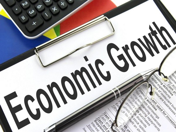 REFILE-PREVIEW-India's economy seen growing at 4.7% in Sept qtr
