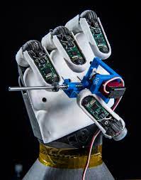 Science News Roundup: Smart foam material gives robotic hand the ability to self-repair; Family of Indian-American astronaut on Virgin Galactic crew "happy and overwhelmed"