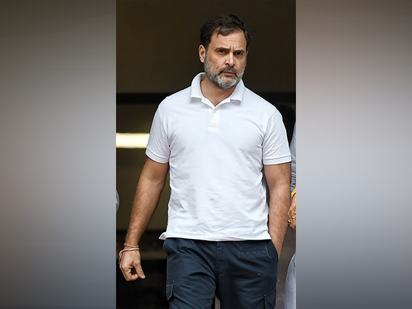 Rahul Gandhi Vows to Secure Full Rights for Daily Wage Workers