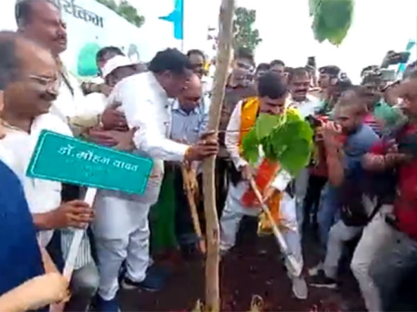 MP CM Mohan Yadav Leads 'Ek Ped Maa Ke Naam' Tree-Planting Campaign