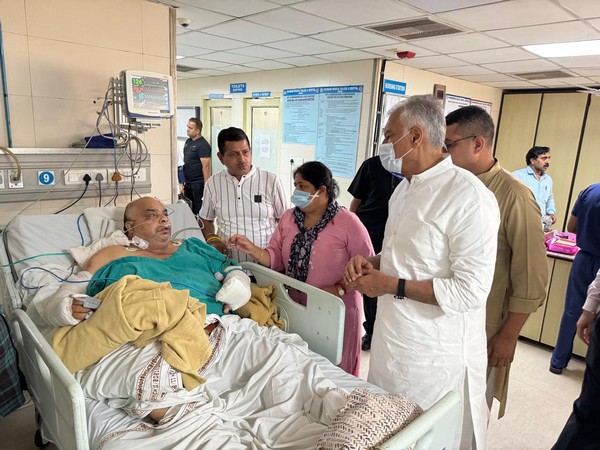 Punjab Governor Inquires About Health of Injured Shiv Sena Leader Sandeep Thapar