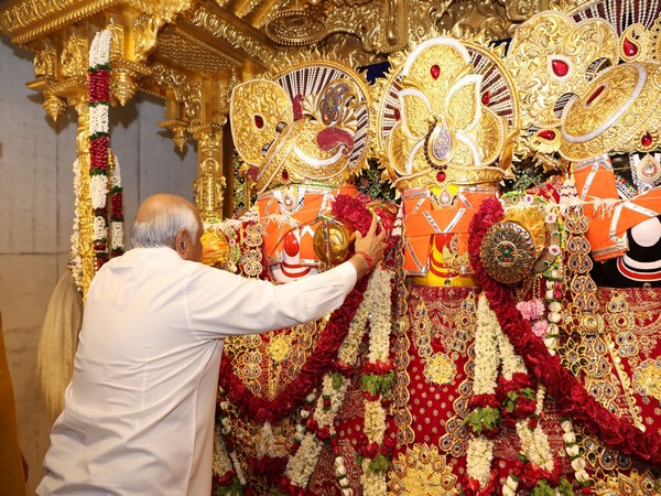 Gujarat CM Offers Prayers at Jagannath Puri Temple Ahead of Historic 147th Rath Yatra