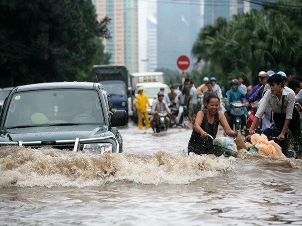 5 killed, 3 missing due to floods, landslides in Vietnam