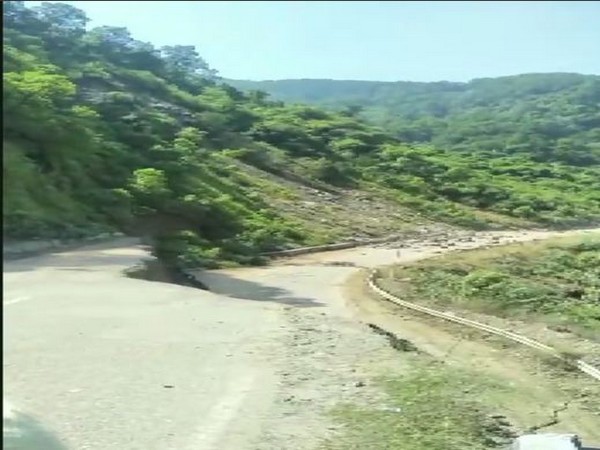 Himachal Pradesh: NH-707 blocked in Sirmaur due to landslide