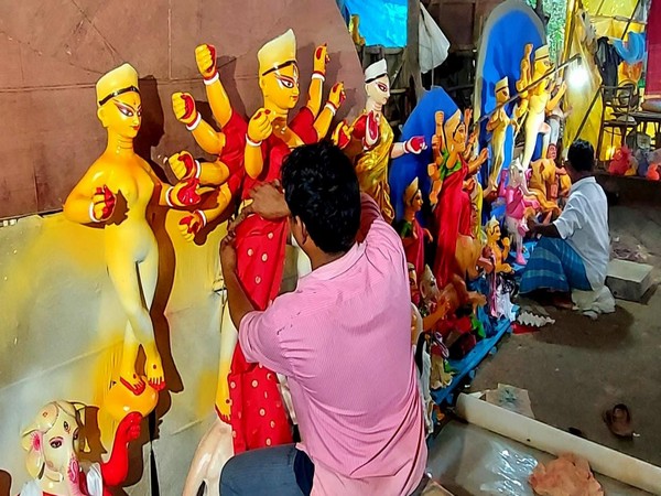 West Bengal govt issues Durga Puja guidelines; no cultural programmes in/near Puja pandal premises allowed